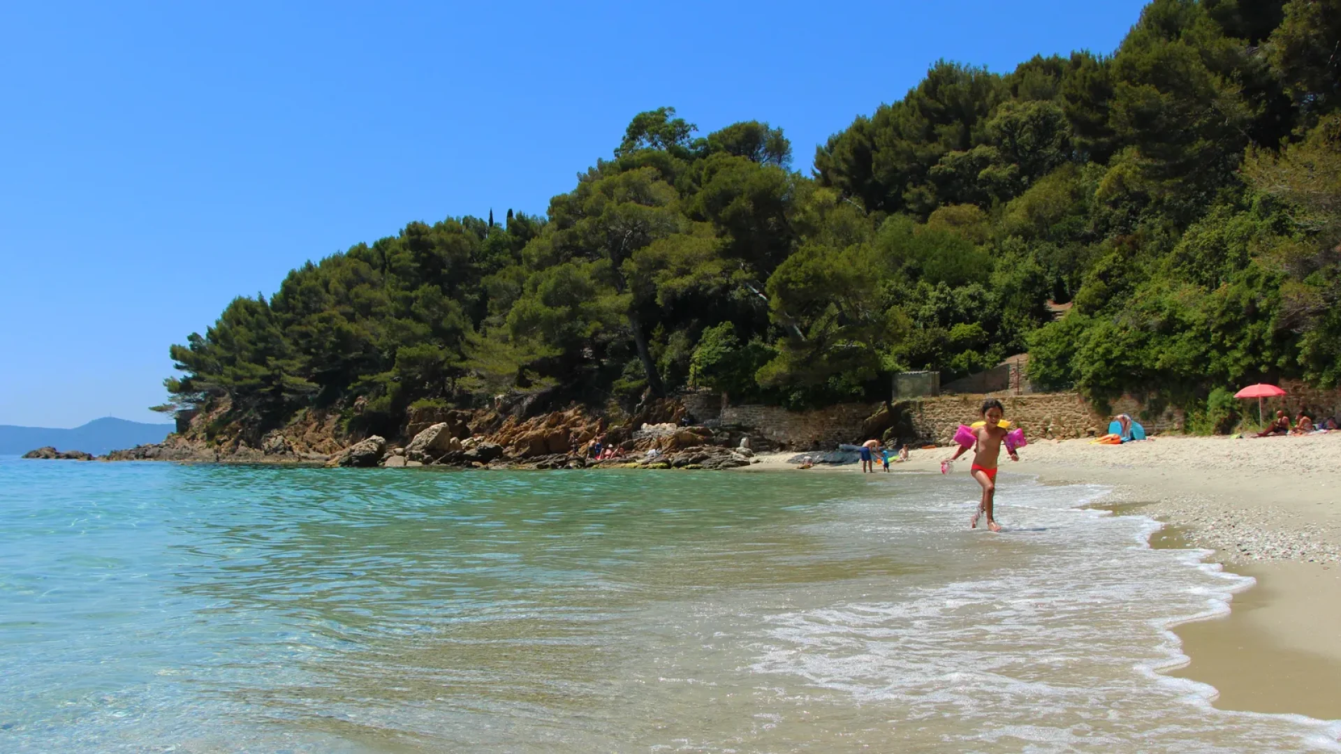 Explore the 12 beaches Lavandou Tourist Office